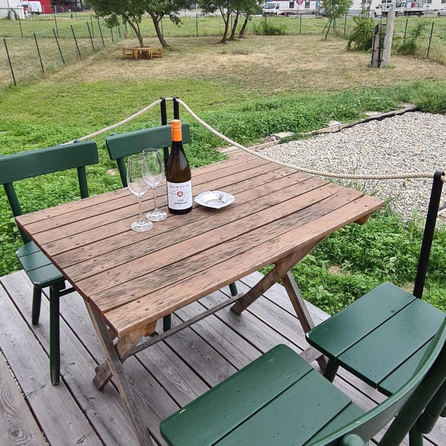 Villa Tiny House Neusiedl an der Zaya Exterior foto